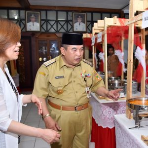 Rombongan Dari Korsel Disuguhi Nasi Liwet