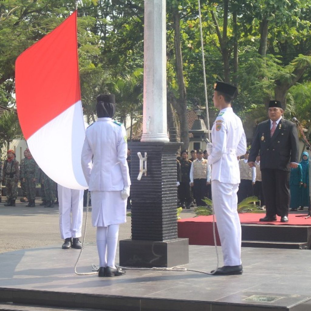 Bupati Pimpin Upacara Hari Pahlawan