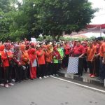 Ribuan Peserta Ikuti Jalan Sehat HUT PGRI dan Guru