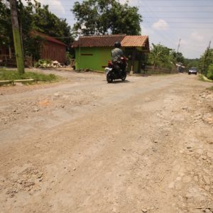 Dampak Penutupan Jembatan Bulu, Jalur Alternatif Rusak Parah