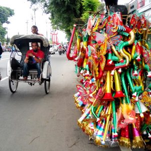 Warga Wonogiri Kuasai Pasar Terompet di Indonesia