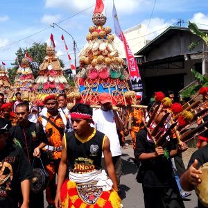 Grebeg Penjalin Desa Wisata Rotan, Lima Gunungan Rotan Jadi Rebutan Warga