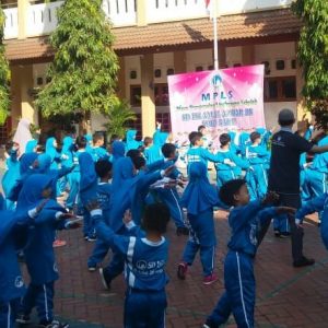 Siswa Baru SDI Al Azhar 28 Solo Baru Antusias Ikuti MPLS