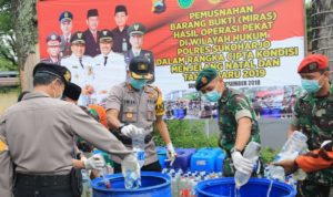Ciu Masih Beredar Bebas, Polres Musnahkan 2.150 Liter Miras