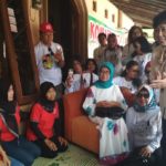 Ternyata, Ibunda Jokowi Senang Blusukan Juga Ya