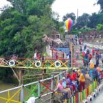 Biar Tambah Penasaran, Ini Foto-Foto Jembatan Pelangi Menjing Desa Kayuapak