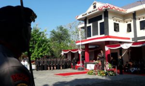 Gaya Beda Upacara HUT Bhayangkara Ke-73, Polres Gelar Upacara di Polsek