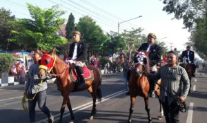 Naik Kuda, Sekda Pimpin Kirab Hari Lahir Sukoharjo