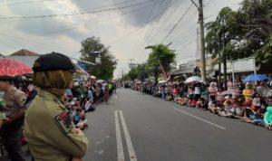 Masyarakat Padati Jalan Disepanjang Rute Pawai Pembangunan