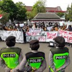 Gedung DPRD Digeruduk Ratusan Mahasiswa, Tolak RUU KPK dan RUU KUHP