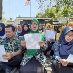 Galakkan Literasi Baca, Pustawakan Sukoharjo Baca Puisi di Pinggir Jalan