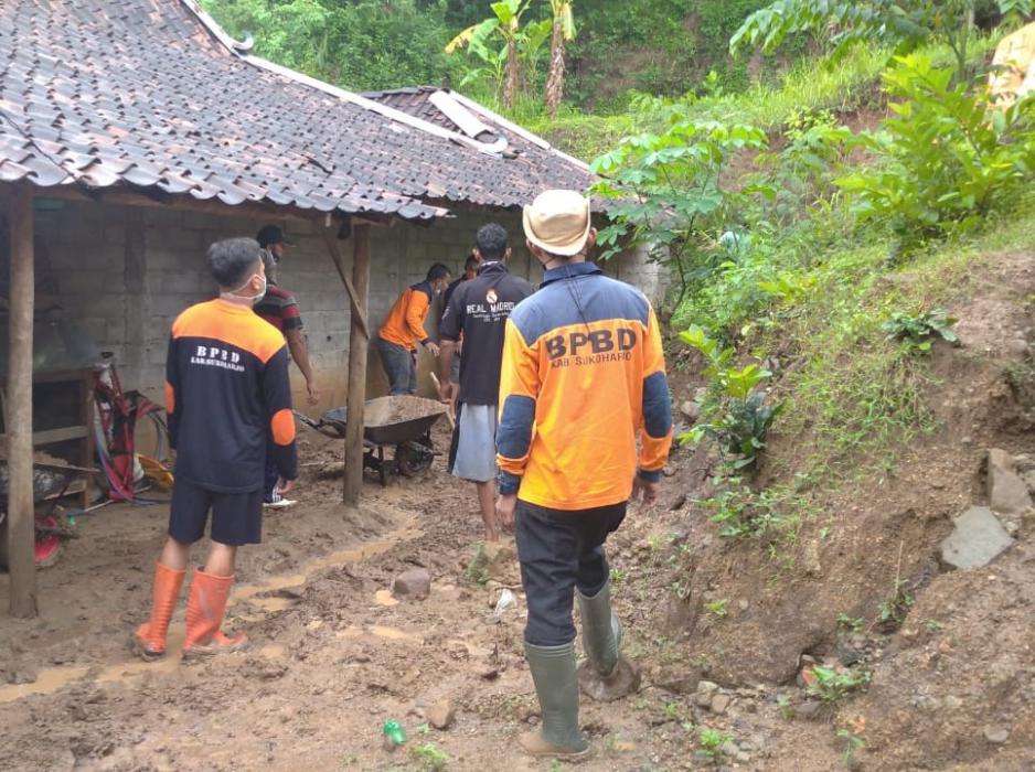 Bencana Tanah Longsor Juga Melanda, Ada Dua Titik di Kecamatan Bulu