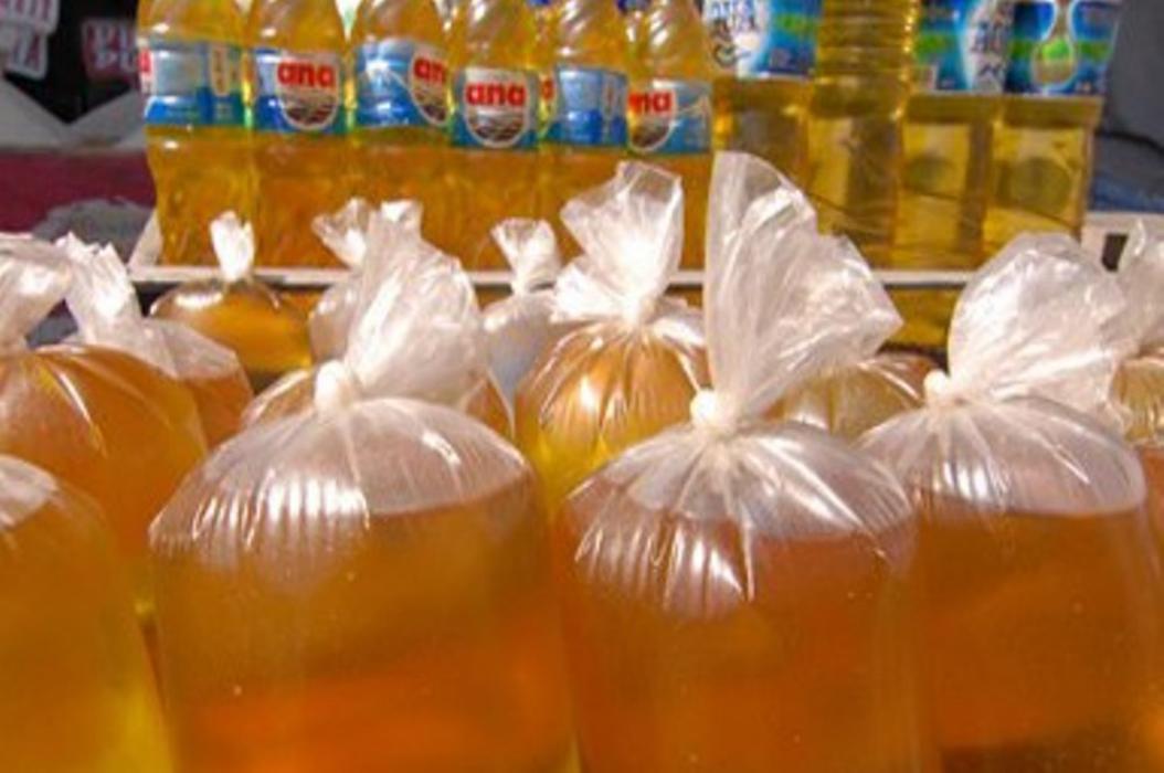 Harga Minyak Goreng Curah di Pasar Tradisional Sukoharjo Masih Rp17.000