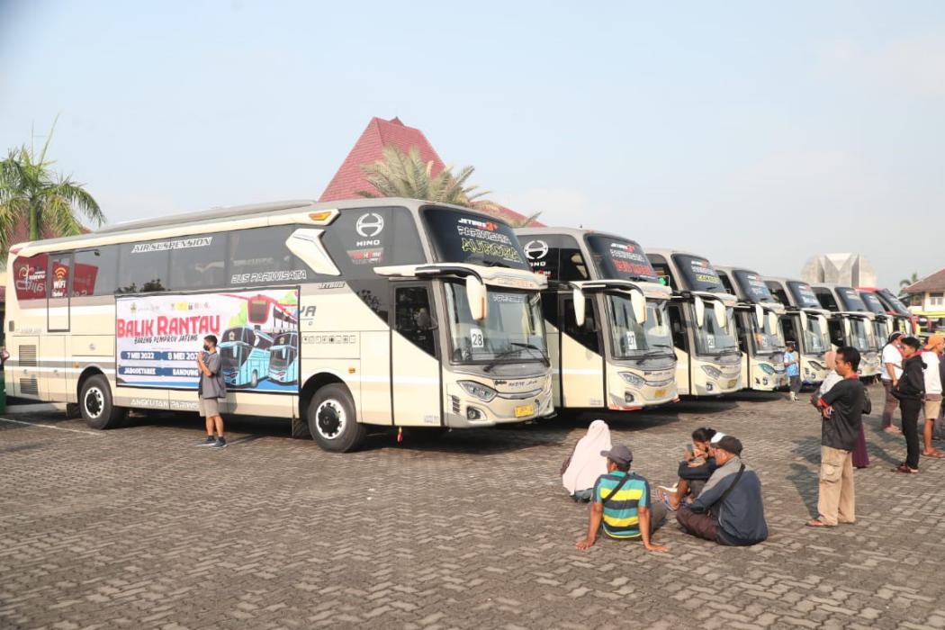 Pemprov Jateng Berangkatkan 32 Bus Angkut 1.495 Warga Solo Raya Program Balik Rantau