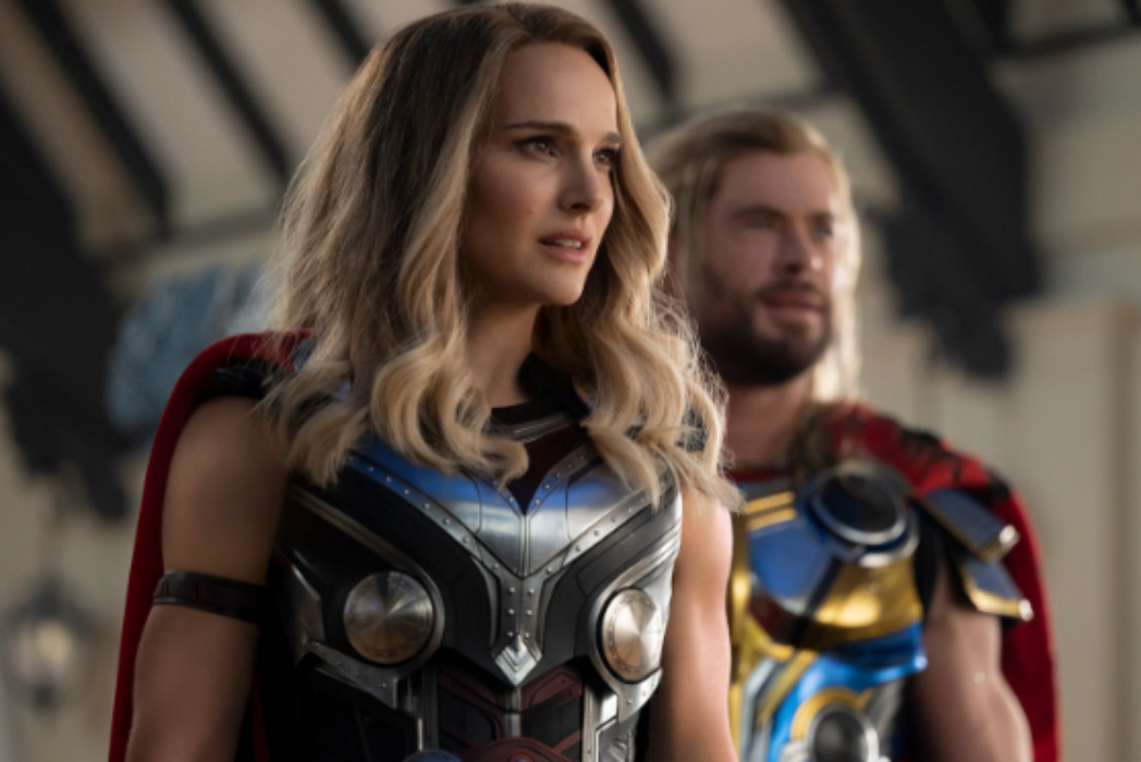 Natalie Portman, dari Peran Pendukung Berubah Menjadi Pemegang Palu di “Thor: Love and Thunder”