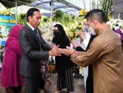 Tiba di Tanah Air, Jokowi dan Iriana Langsung Takziah ke Kediaman Almarhum Tjahjo Kumolo