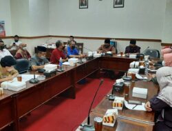Kembali Tolak UU Cipta Kerja, Puluhan Buruh Datangi DPRD Sukoharjo