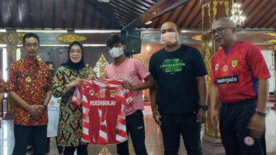 Berlaga di Piala Soeratin Jawa Tengah 2022, Bupati Lepas Tim Persiharjo U-17