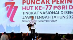 Peringatan HUT PGRI dan HUT Guru 2022, Jokowi Minta Guru Tingkatkan Kapasitas untuk Cetak SDM Unggul