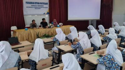 WR 2 Bersama Dekan FP Univet Bantara Sukoharjo Laksanakan Pengabdian Masyarakat di SMKN 2 Sukoharjo