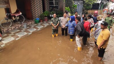 Banjir Sukoharjo, Bupati Terjun ke Lokasi Banjir Salurkan Bantuan untuk Warga Terdampak