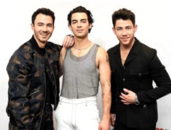 Jonas Brothers “Membakar” Broadway, Tampil 5 Malam Berturut-turut