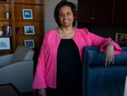 Chiquita Brooks-LaSure, Perempuan Kulit Hitam Pertama yang Jadi Kepala Lembaga Kesehatan Amerika