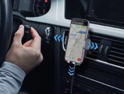 Baseus Car Mobile Phone Holder Wireless Charger dengan Output 15W Diluncurkan