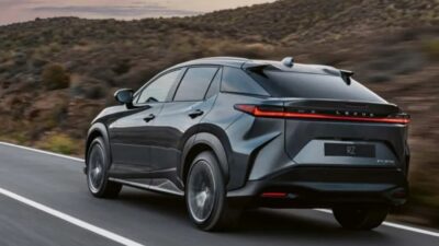 Toyota Bersiap Memproduksi SUV Listrik Tiga Baris dengan Merk Lexus Milik Sendiri