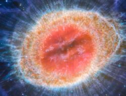Teleskop James Webb Memberi Kita Gambar Baru Keajaiban Cincin Nebula