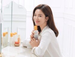 Ingin Terlihat Muda Seperti Song Hye Kyo? Simak Rahasia Perawatan Kulitnya Disini