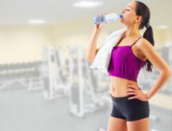 Minuman Sehat Kaya Elektrolit yang Anda Perlukan Untuk Mencegah Dehidrasi