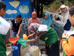 Kesulitan Air Bersih Sukoharjo Selatan Masih Terjadi, Lazis Jateng Kirim Bantuan Air