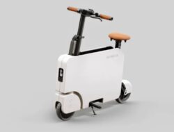 Honda Luncurkan Skuter Listrik Motocompacto dengan Desain Trendsetting