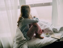 Sering Merasa Kesepian? Simak Cara Usir Rasa Sepi Berikut