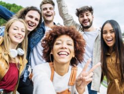 Ingin Persahabatan Anda Tetap Awet? Simak Tipsnya Berikut