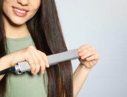 Kesalahan yang Membuat Rambut Rusak Karena Keseringan Menggunakan Catokan!