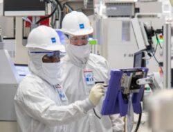 Intel Mengantarkan Masa Depan dengan Teknologi EUV: Manufaktur Bervolume Tinggi pada Proses Intel 4
