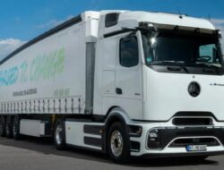Mercedes eActros 600 Semi Listrik dengan Jangkauan 500 Km Diluncurkan, Cek Spesifikasinya