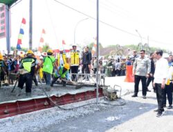 Tinjau Proyek Rekonstruksi Jalan Rusak di Lampung Tengah, Ini Komentar Jokowi