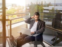 Sering Tidak Fokus Pada Pekerjaan? Kenali Penyebabnya Disini!