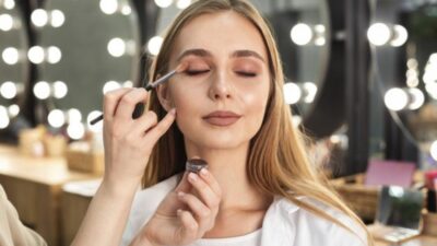 Ingin Makeup Tahan Lama? Simak Tipsnya Disini