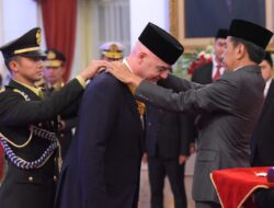 Kata Presiden FIFA Usai Menerima Tanda Kehormatan dari Presiden Jokowi