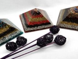 Tes Psikologi: Dapatkan Nasehat Penting untuk Bulan Mendatang dengan Memilih Piramida