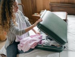 Dijamin Muat, Inilah Tips Packing untuk Wanita yang Simpel