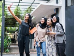 Tips Menjaga Pertemanan di Usia Dewasa