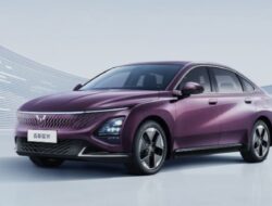 Wuling Meluncurkan Starlight, Sedan Listrik Terjangkau dengan Jangkauan Hingga 150 Km