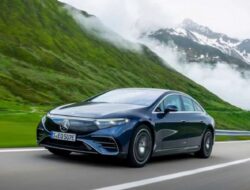 Mercedes-Benz EQS 2024, Lompatan ke Depan dalam Jajaran Kendaraan Listrik