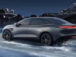 Geely Zeekr 007 dengan Baterai 100kWh yang Mampu Menjangkau Jarak Hingga 870 km Diluncurkan