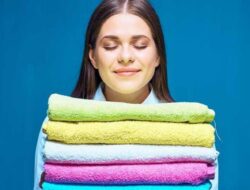 Cara Ampuh Handuk Tetap Bersih dan Wangi, Terapkan Ini!